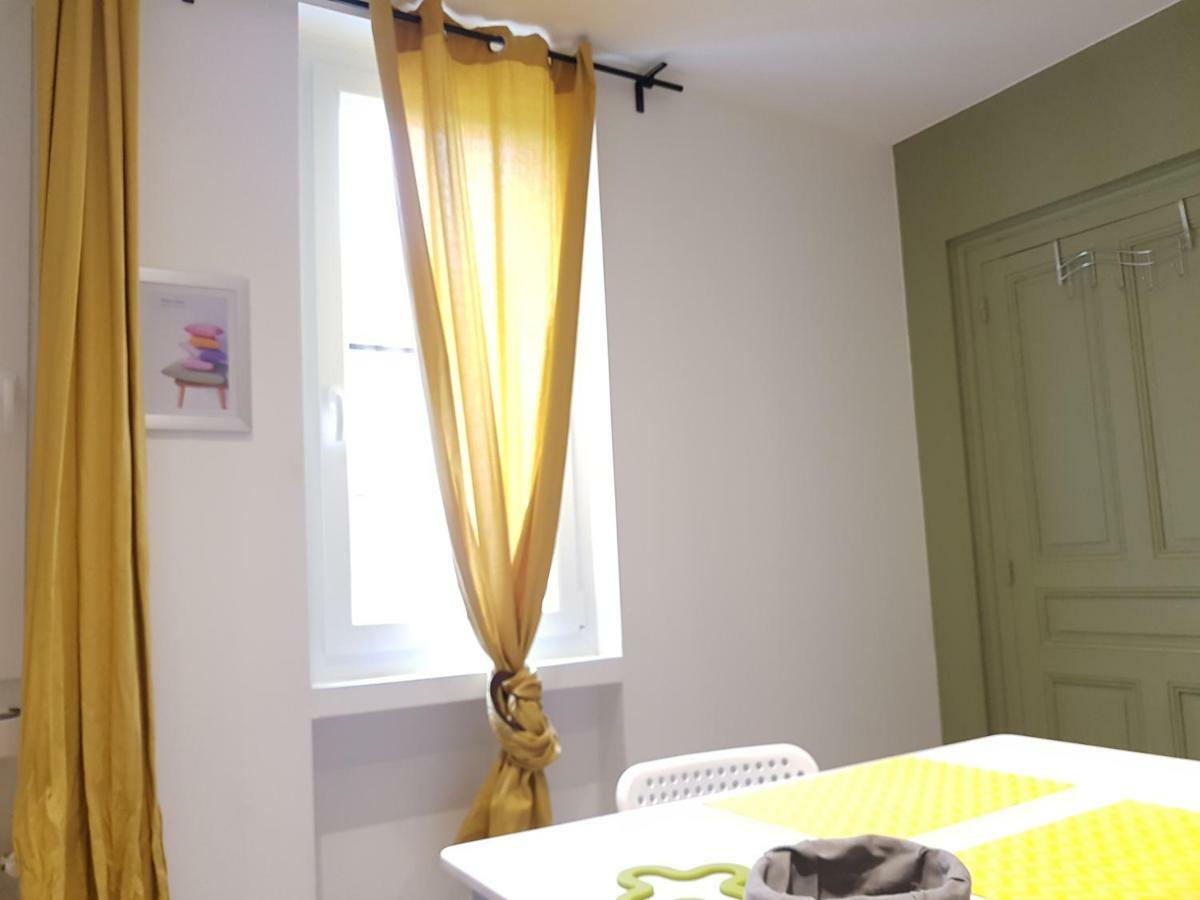 Studio équipé Centre ville Appartamento Le Creusot Esterno foto